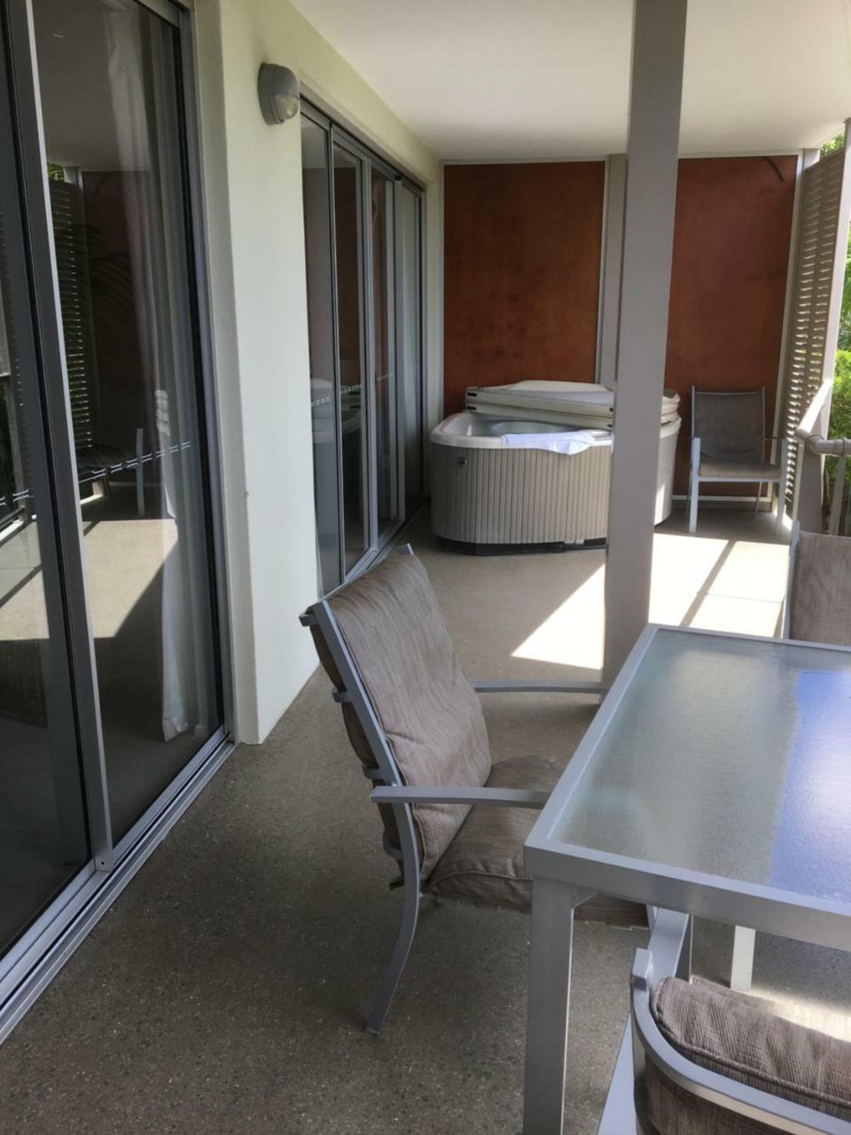 Airlie Central Apartments Airlie Beach Esterno foto