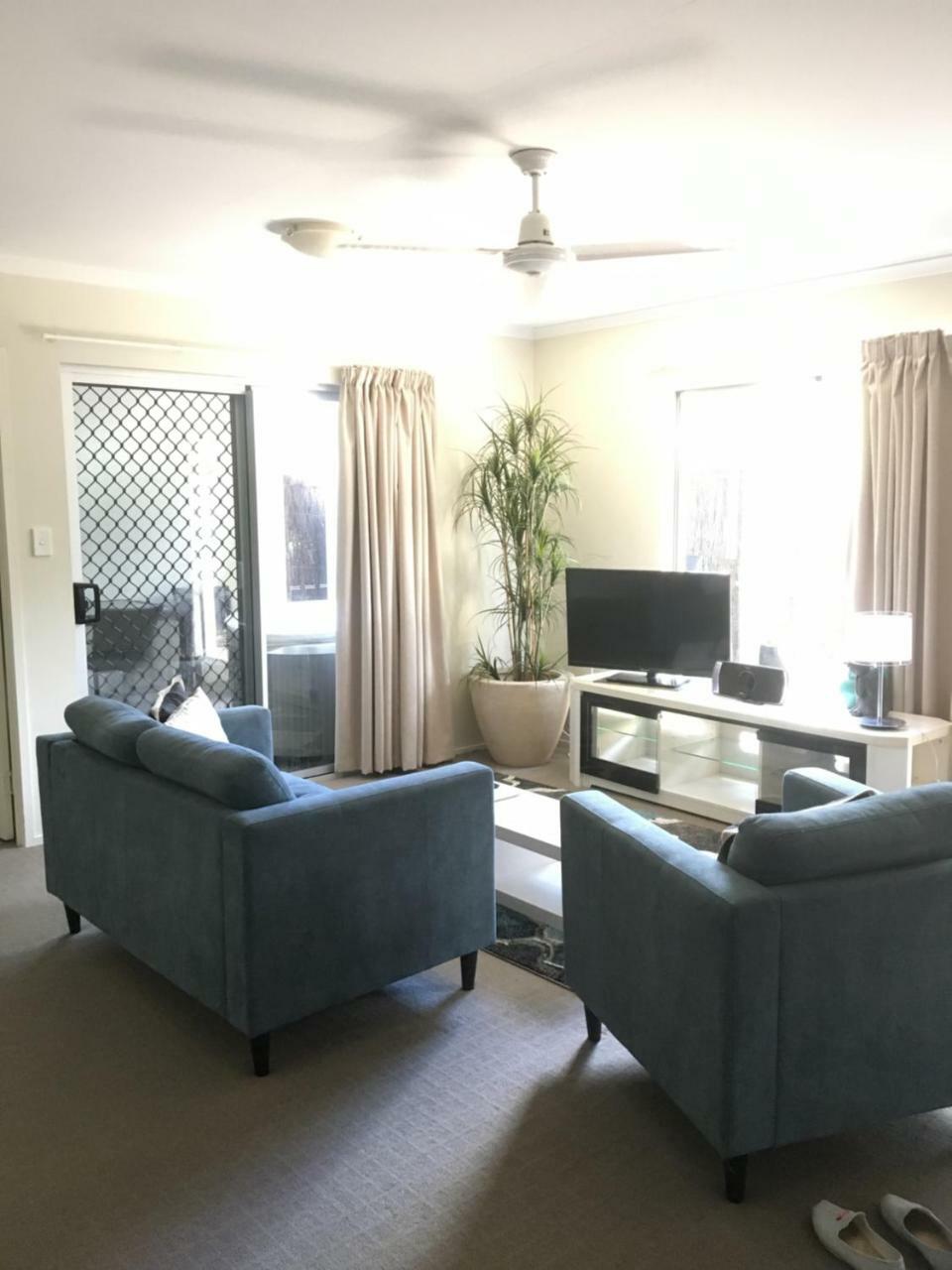 Airlie Central Apartments Airlie Beach Esterno foto